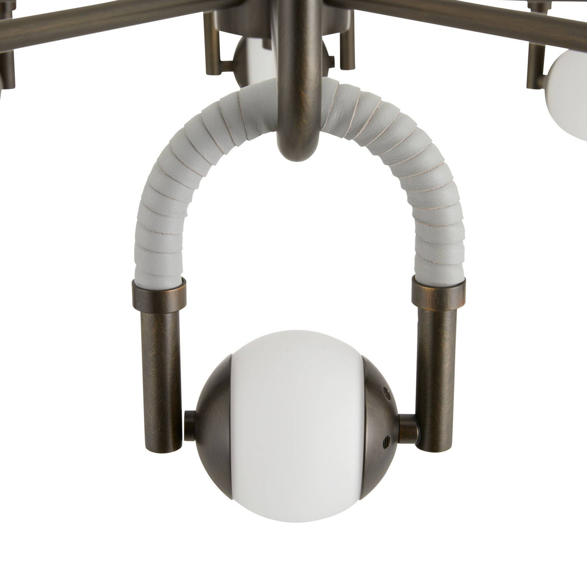 Signature Hollins Chandelier