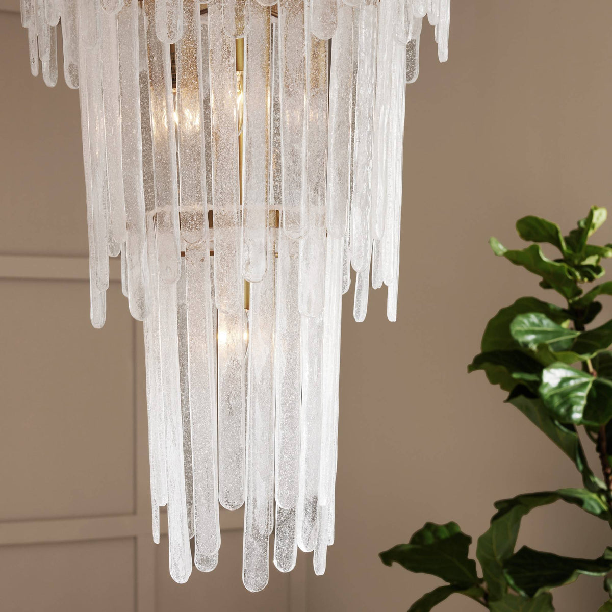 Signature Raine Chandelier – Clear