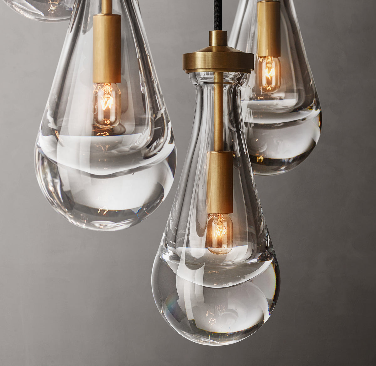 Signature Rain Round Chandelier – 18" Vintage Brass